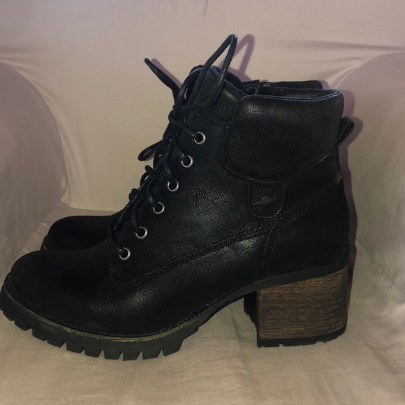 Crown Vintage Calista boots